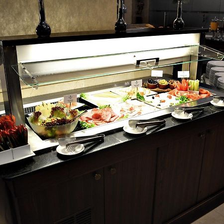 Premier Palace Spa Hotel Bucareste Exterior foto A salad bar