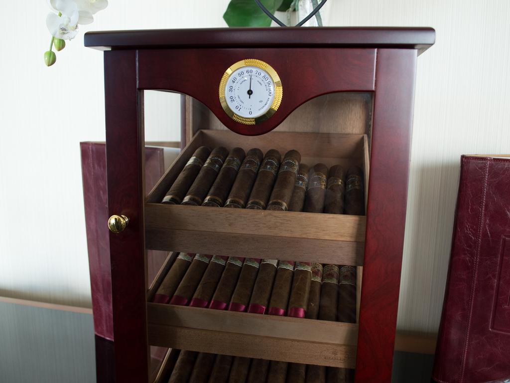Premier Palace Spa Hotel Bucareste Exterior foto A humidor