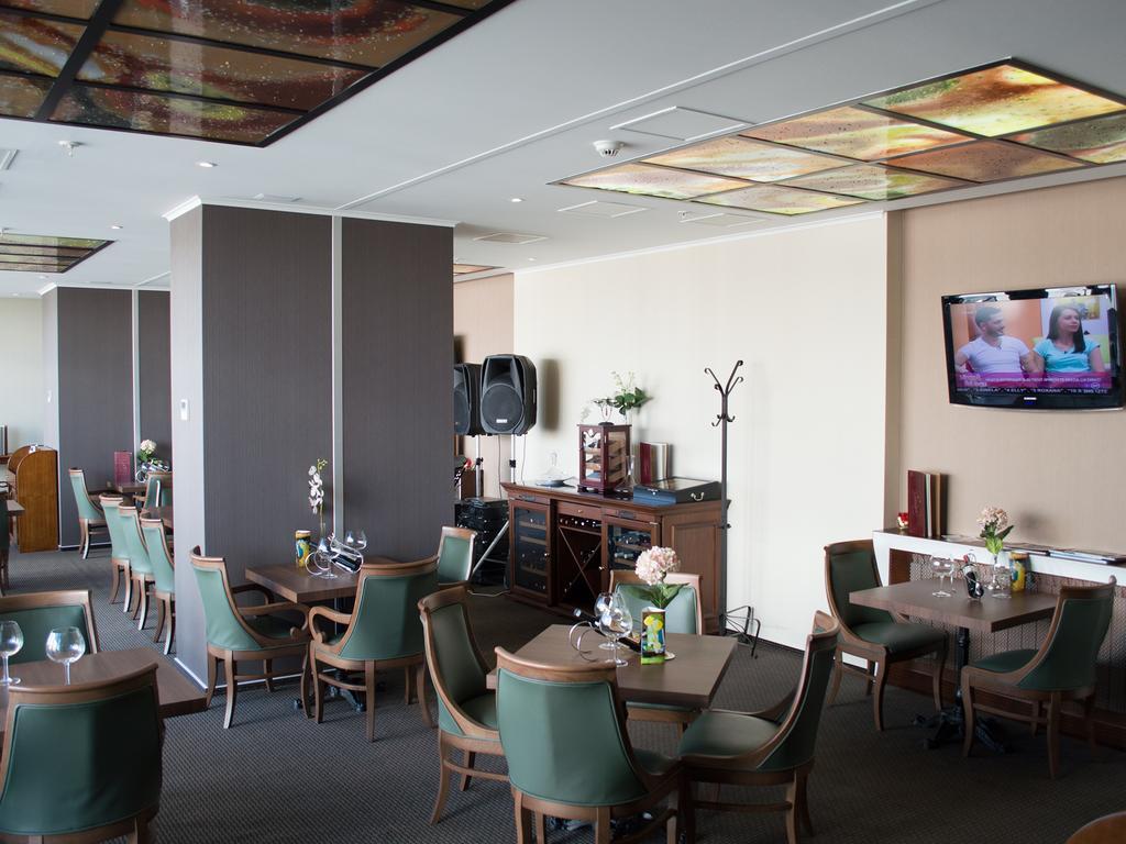 Premier Palace Spa Hotel Bucareste Exterior foto The lounge at the airport