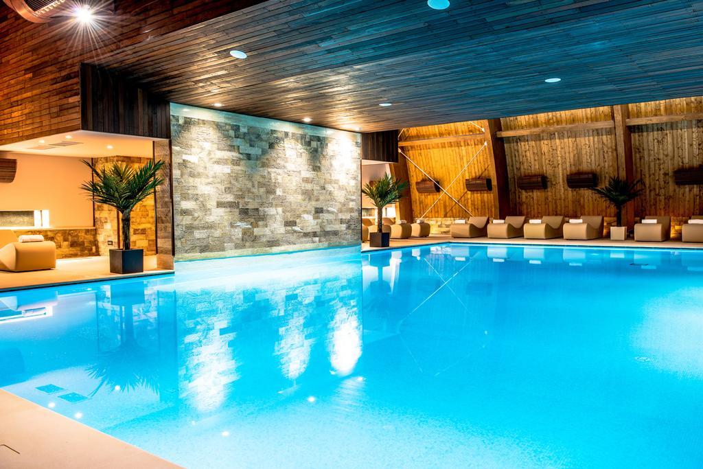 Premier Palace Spa Hotel Bucareste Exterior foto The swimming pool at the hotel
