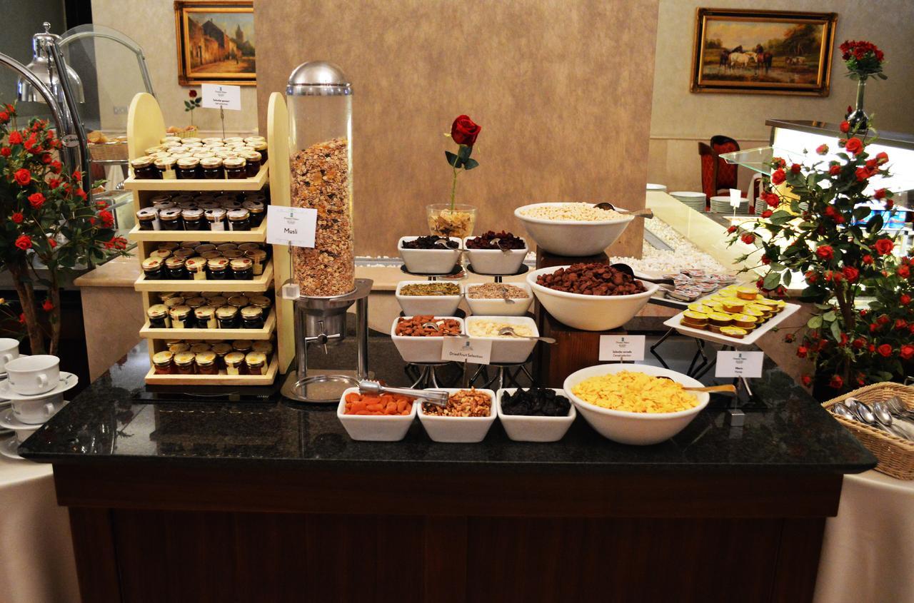 Premier Palace Spa Hotel Bucareste Exterior foto A breakfast buffet